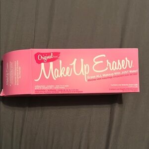 MakeUp Eraser Pink Makeup Remover for Flawless Complexion